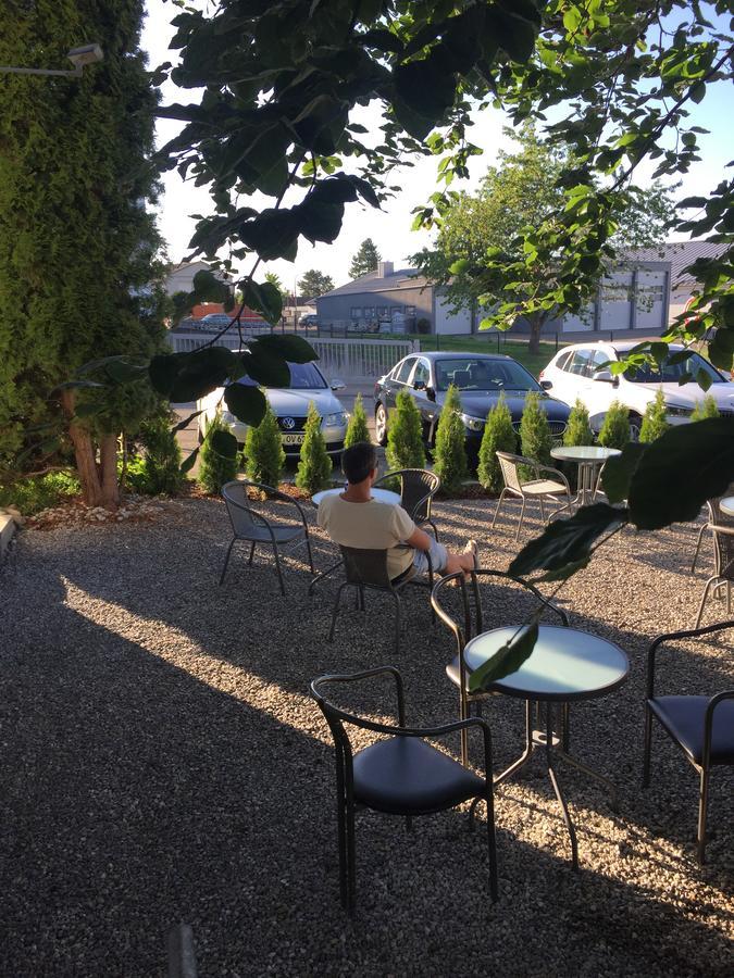 Hotel Zur Sonne Bodelshausen エクステリア 写真