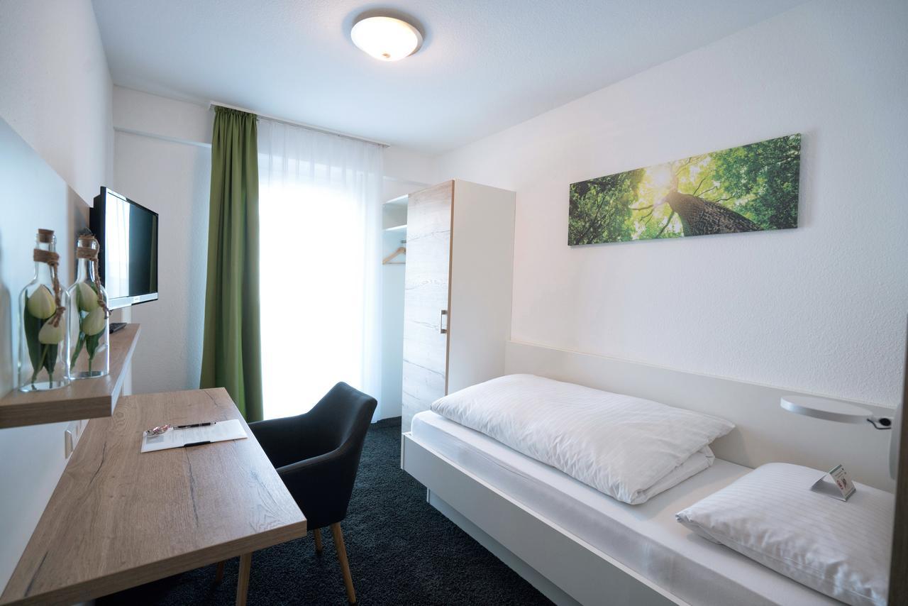 Hotel Zur Sonne Bodelshausen エクステリア 写真