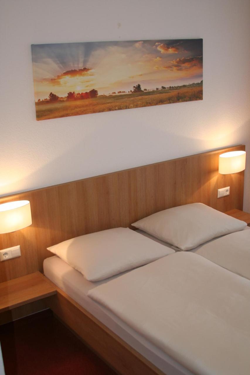 Hotel Zur Sonne Bodelshausen エクステリア 写真